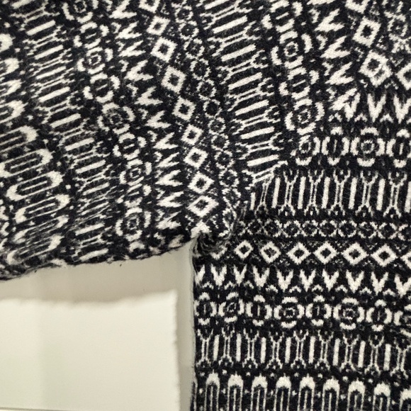 Northern Reflections super soft crew neck sweater black and white pattern size M - Picture 8 of 16